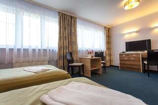 Отель Hotel Alpex View Забже Двухместный номер с 2 отдельными кроватями-2